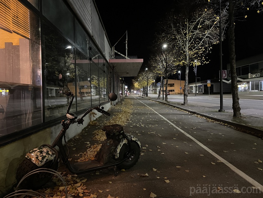 Lokakuussa voi vielä ajaa sähkökruiserilla