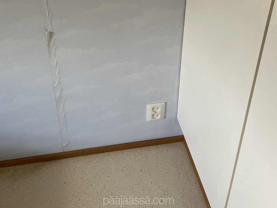 Talolla kunnostettava seinä